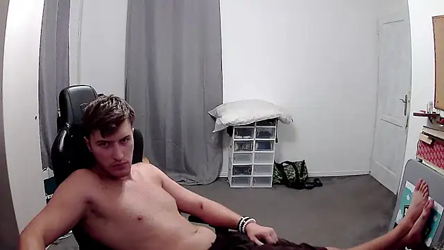 PKrisztian online show from September 2025 08:19:01 PM
