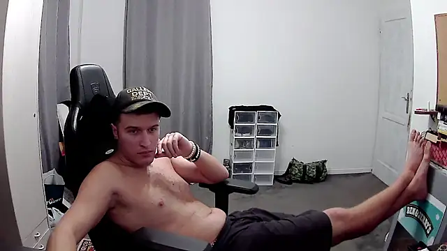 PKrisztian online show from November 2025 04:33:01 PM