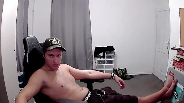PKrisztian online show from October 2025 02:50:02 PM