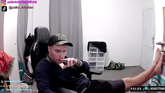 PKrisztian online show from December 2025 10:12:02 PM