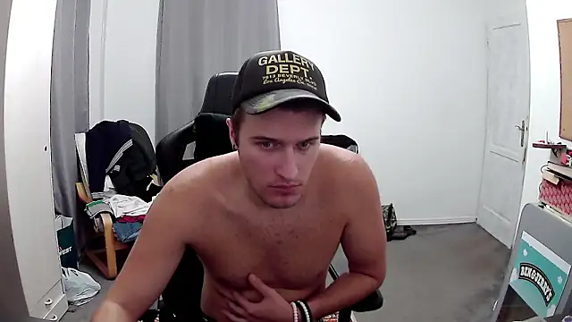 PKrisztian online show from October 2025 07:25:02 PM