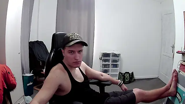 PKrisztian online show from March 2026 04:30:02 PM