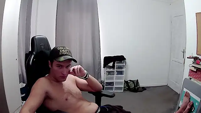 PKrisztian online show from October 2025 10:49:02 AM