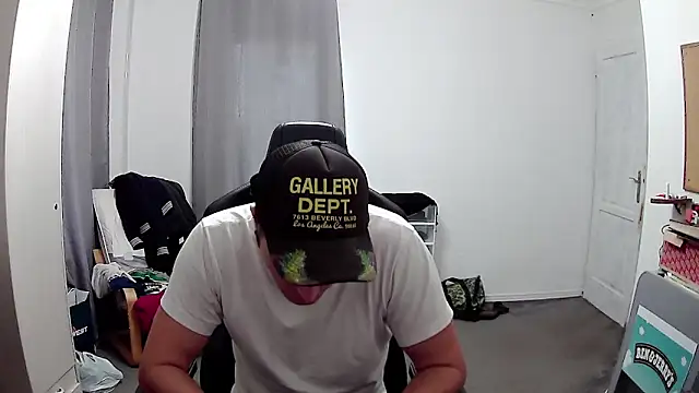 PKrisztian online show from October 2025 07:32:01 AM