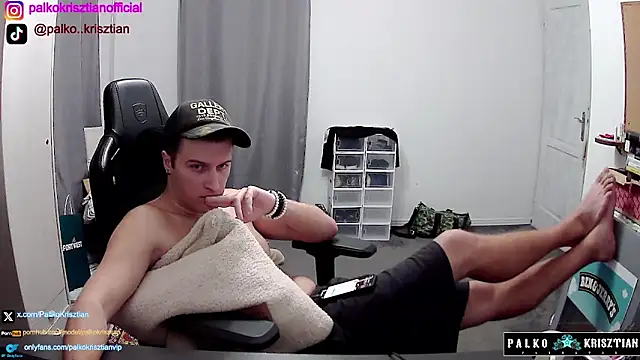 PKrisztian online show from December 2025 09:05:01 PM