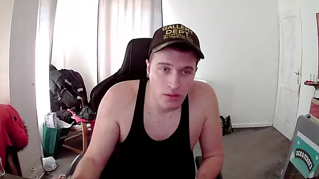 PKrisztian online show from April 2026 01:57:01 PM