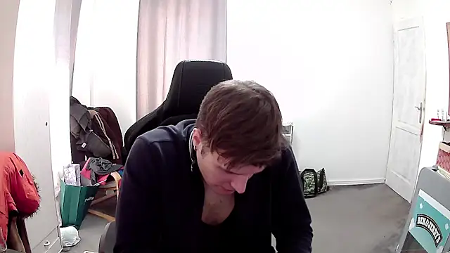 PKrisztian online show from April 2026 01:45:01 PM