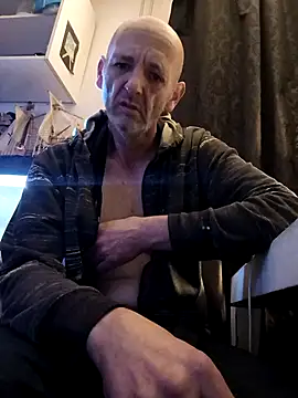 Snapshot of peterbi45 chatting on October 2025 04:15:01 AM peterbi45 online show from October 2025 04:15:01 AM
