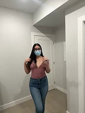 jAsMinE678 online show from April 2026 04:36:02 PM