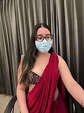 jAsMinE678 online show from May 2026 05:32:02 PM