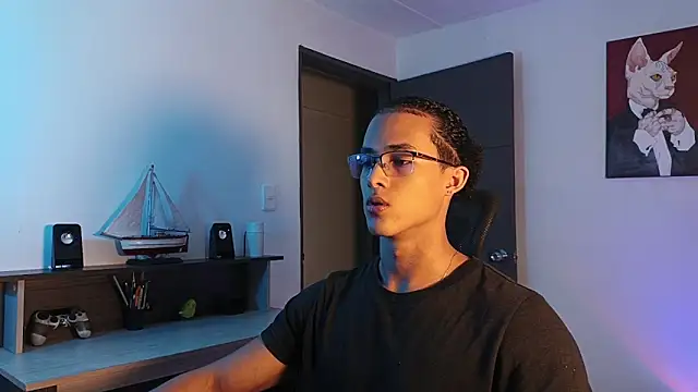 alejo x3 online show from November 2025 12:33:01 AM