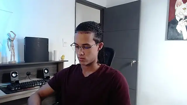 alejo x3 online show from February 2025 07:55:02 PM