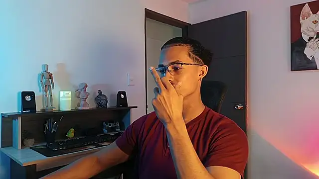 alejo x3 online show from October 2025 10:00:01 PM