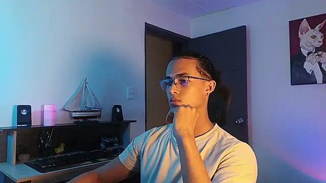 alejo x3 online show from October 2025 12:44:02 AM