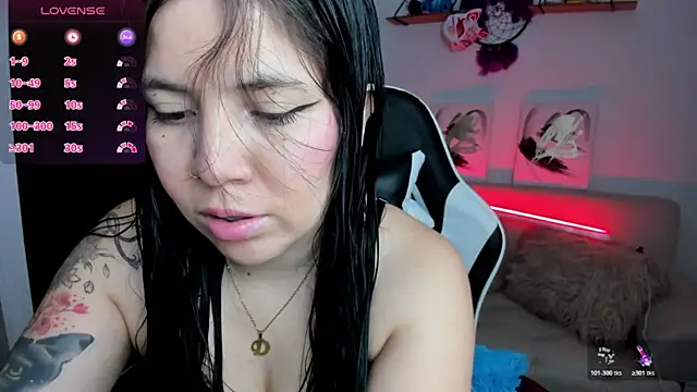 Snapshot of AilynRed chatting on October 2025 01:30:02 AM AilynRed online show from October 2025 01:30:02 AM