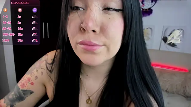 Snapshot of AilynRed chatting on October 2025 02:10:01 AM AilynRed online show from October 2025 02:10:01 AM