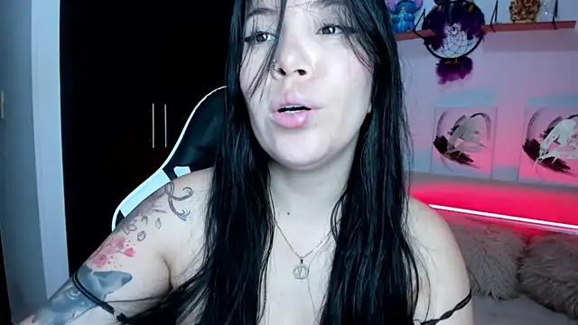 AilynRed online show from October 2025 11:56:02 PM