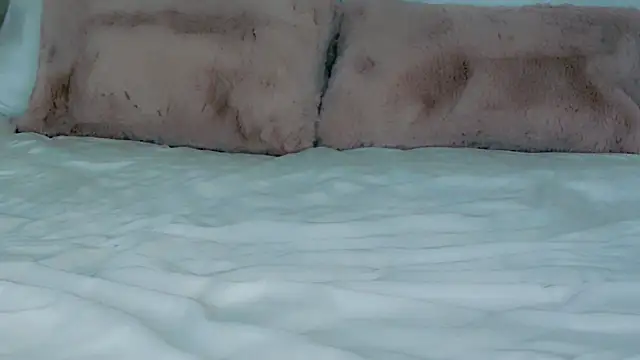 oh-my-mia online show from December 2025 08:05:01 AM