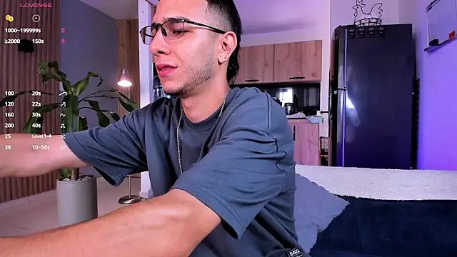 SymonPrince online show from September 2025 03:08:02 PM