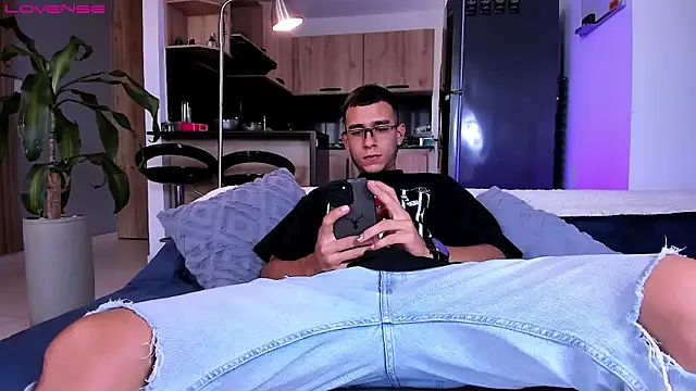 SymonPrince online show from September 2025 08:27:02 PM