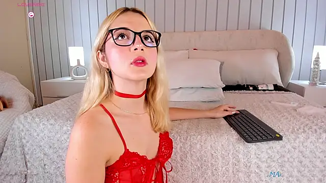 Maia Collins online show from June 2026 07:41:01 PM