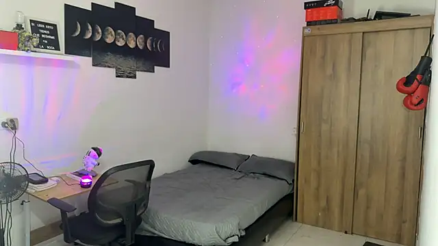 Kisan Smith online show from October 2025 01:17:01 AM