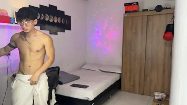 Kisan Smith online show from November 2025 01:20:01 AM