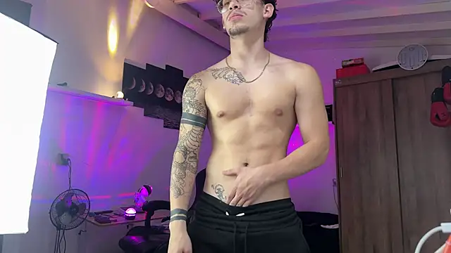 Kisan Smith online show from April 2026 04:36:01 AM