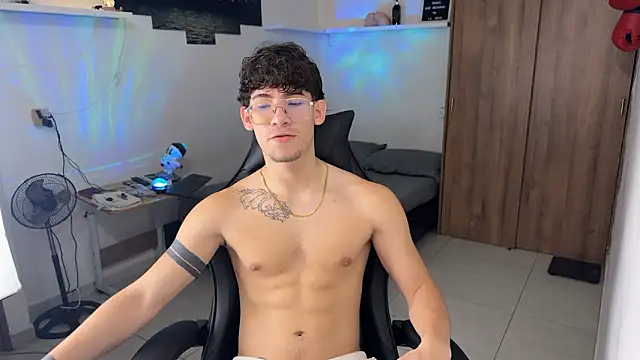 Kisan Smith online show from February 2026 10:42:01 PM