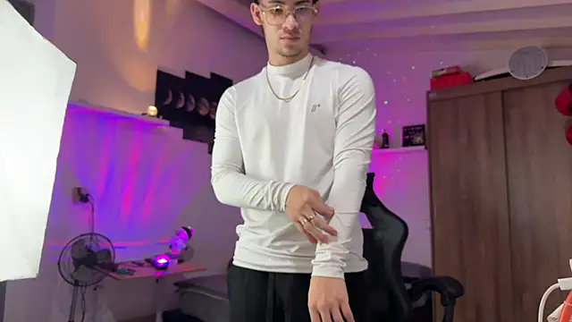 Kisan Smith online show from March 2026 02:37:01 AM