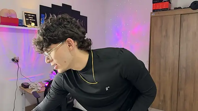 Kisan Smith online show from November 2025 02:05:01 AM