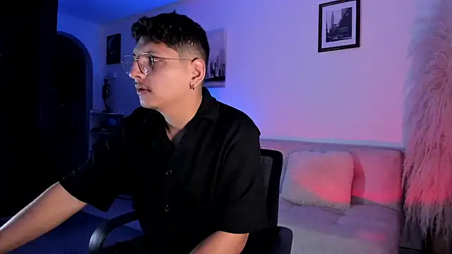 Snapshot of a_lejandro_0_8 chatting on November 2025 03:56:02 PM a lejandro 0 8 online show from November 2025 03:56:02 PM