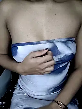 Snapshot of Leeeezzzz_roy chatting on September 2025 09:00:01 PM Leeeezzzz roy online show from September 2025 09:00:01 PM