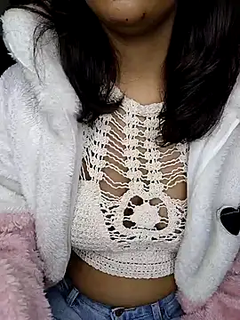 Snapshot of Leeeezzzz_roy chatting on December 2024 09:20:02 PM Leeeezzzz roy online show from December 2024 09:20:02 PM