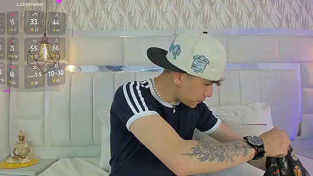 Snapshot of 1m_Joel chatting on October 2025 04:14:02 AM 1m Joel online show from October 2025 04:14:02 AM