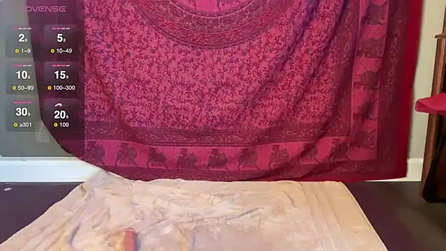 GlitterKitty108 online show from November 2025 01:27:02 PM