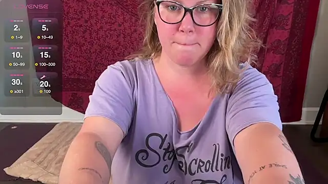 GlitterKitty108 online show from November 2025 02:11:01 PM