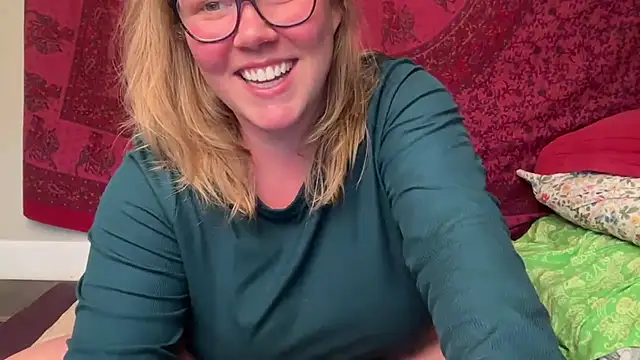 GlitterKitty108 online show from March 2026 09:06:01 PM