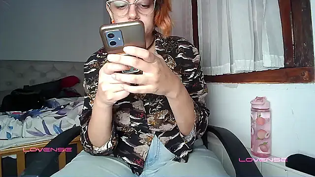 ConeNella online show from March 2025 03:03:02 PM