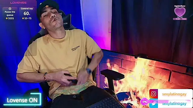 sexyboycolombi4 online show from April 2026 10:05:02 PM