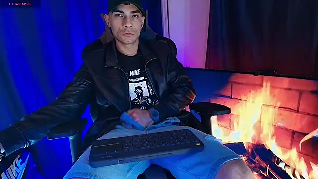 sexyboycolombi4 online show from April 2026 09:45:01 AM