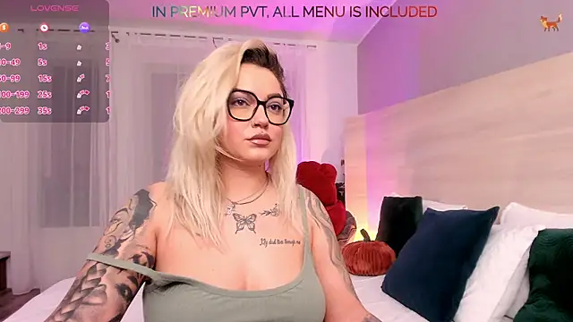 FoxxyClarise online show from December 2025 09:19:02 PM