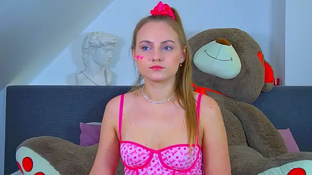 Snapshot of MelissaMelrey chatting on October 2025 08:48:01 AM MelissaMelrey online show from October 2025 08:48:01 AM