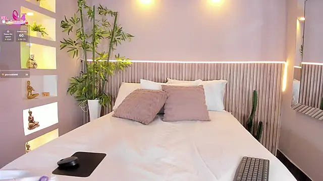 EmmilyCollson online show from November 2025 05:29:02 PM