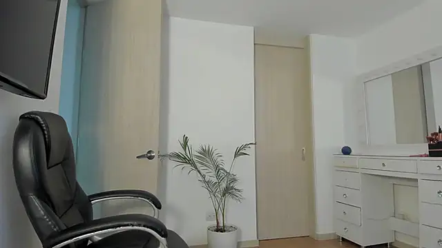 charlotte tiller online show from June 2026 03:03:02 AM