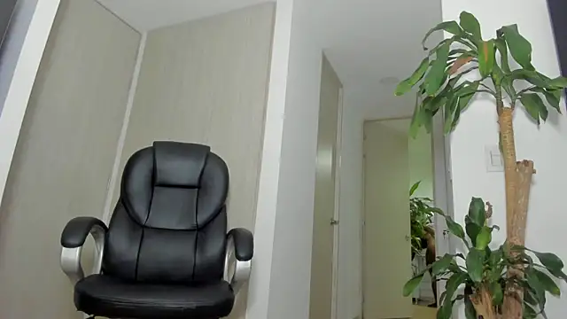 charlotte tiller online show from November 2025 12:38:01 AM