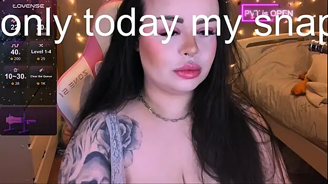 Snapshot of og_maddison chatting on March 2025 10:42:01 PM og maddison online show from March 2025 10:42:01 PM