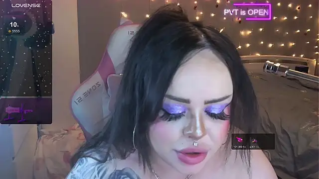 Snapshot of og_maddison chatting on January 2025 12:15:01 AM og maddison online show from January 2025 12:15:01 AM