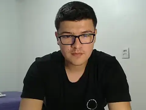 Plug Control online show from April 2026 01:12:01 AM