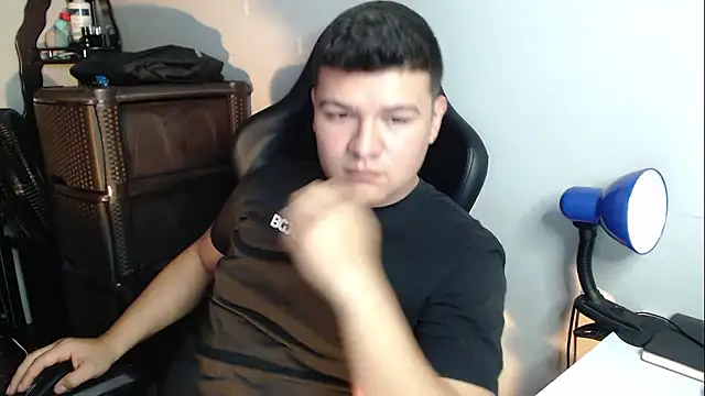 Plug Control online show from January 2026 12:14:02 AM